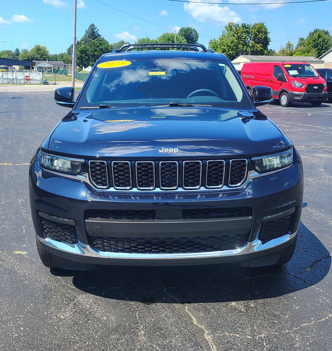 Used 2023 Jeep Grand Cherokee L Limited AWD/4WD image 2