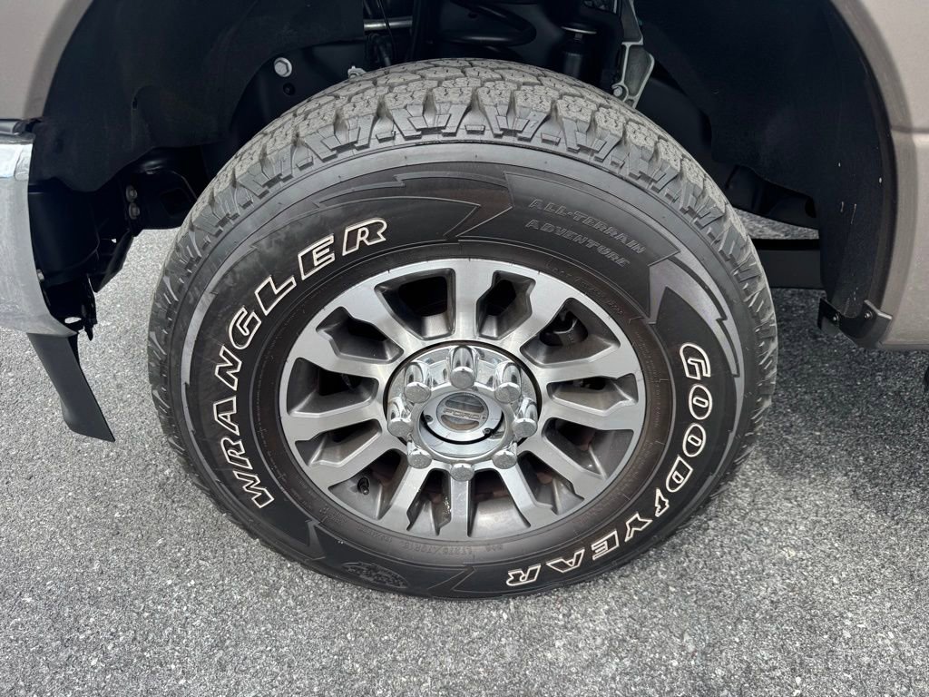 Certified 2022 Ford F350 Lariat w/ Lariat Ultimate Package AWD/4WD image 10