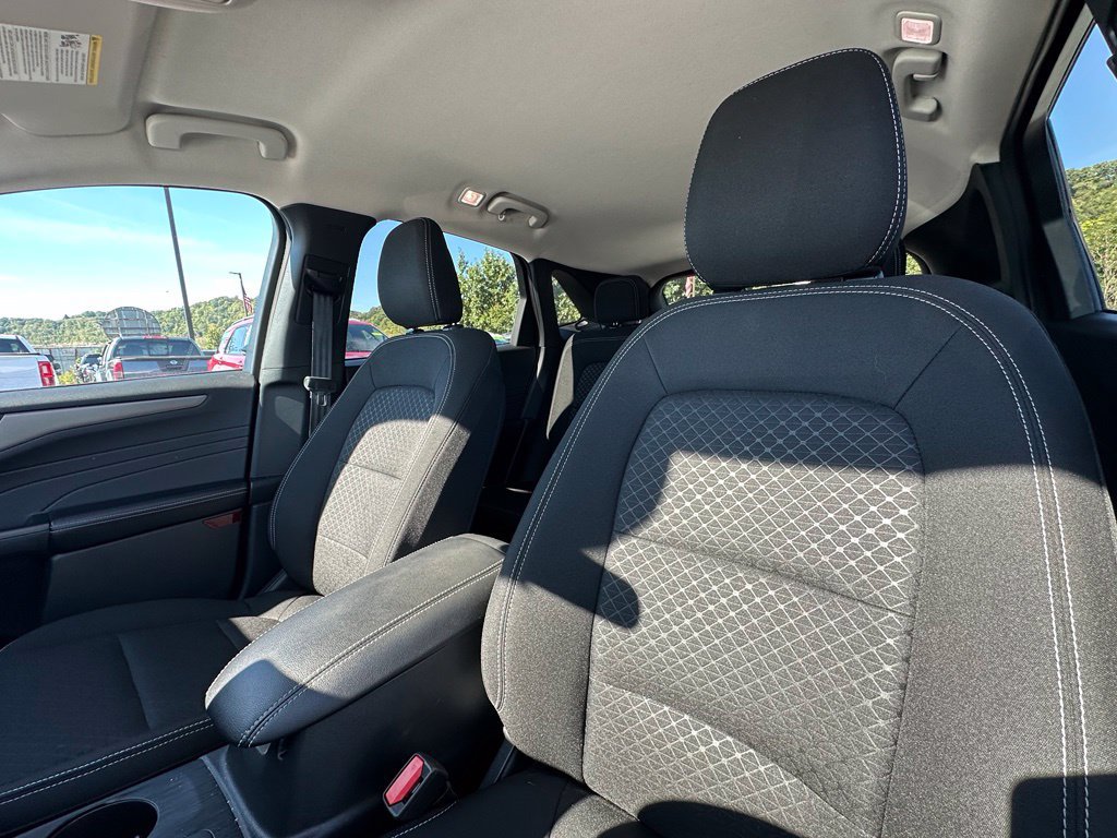 Certified 2025 Ford Escape Active AWD/4WD image 16