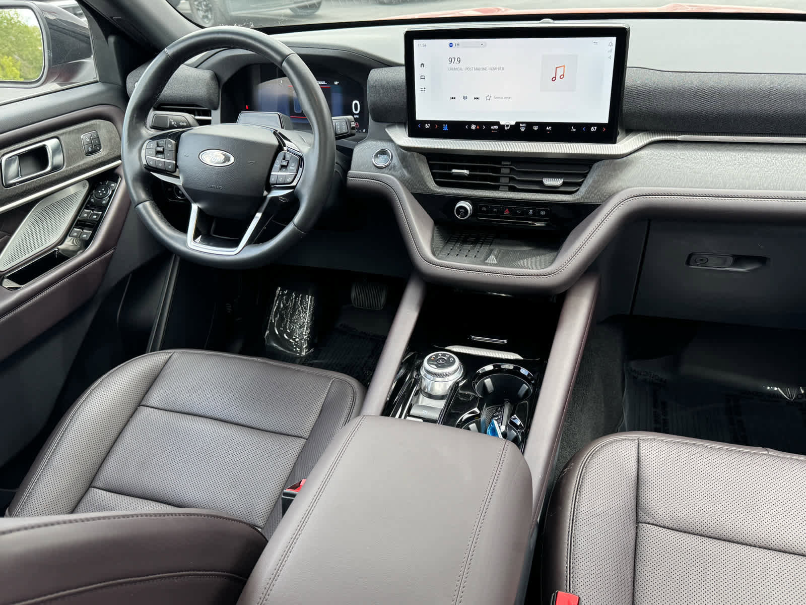 Certified 2025 Ford Explorer Platinum w/ Ultimate Package AWD/4WD image 20