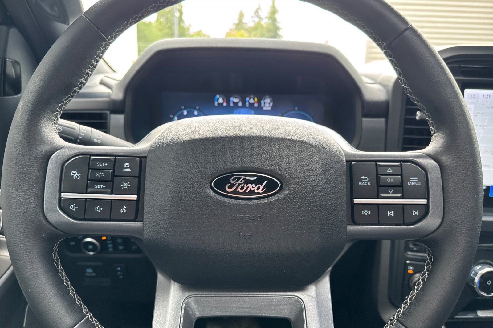 Certified 2025 Ford F150 Lariat AWD/4WD image 23