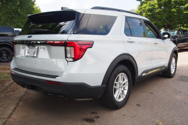 Certified 2025 Ford Explorer Active RWD image 7