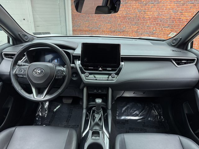 Used 2024 Toyota Corolla Cross XSE w/ Convenience Package image 13