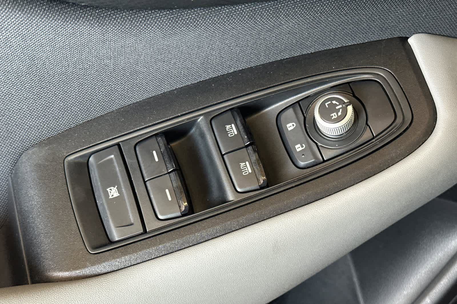 Used 2023 Subaru Outback Premium AWD/4WD image 13