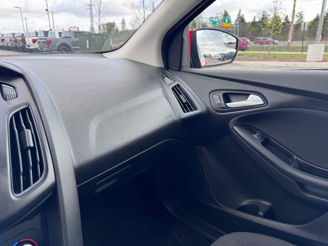 Certified 2017 Ford Focus SE FWD image 16