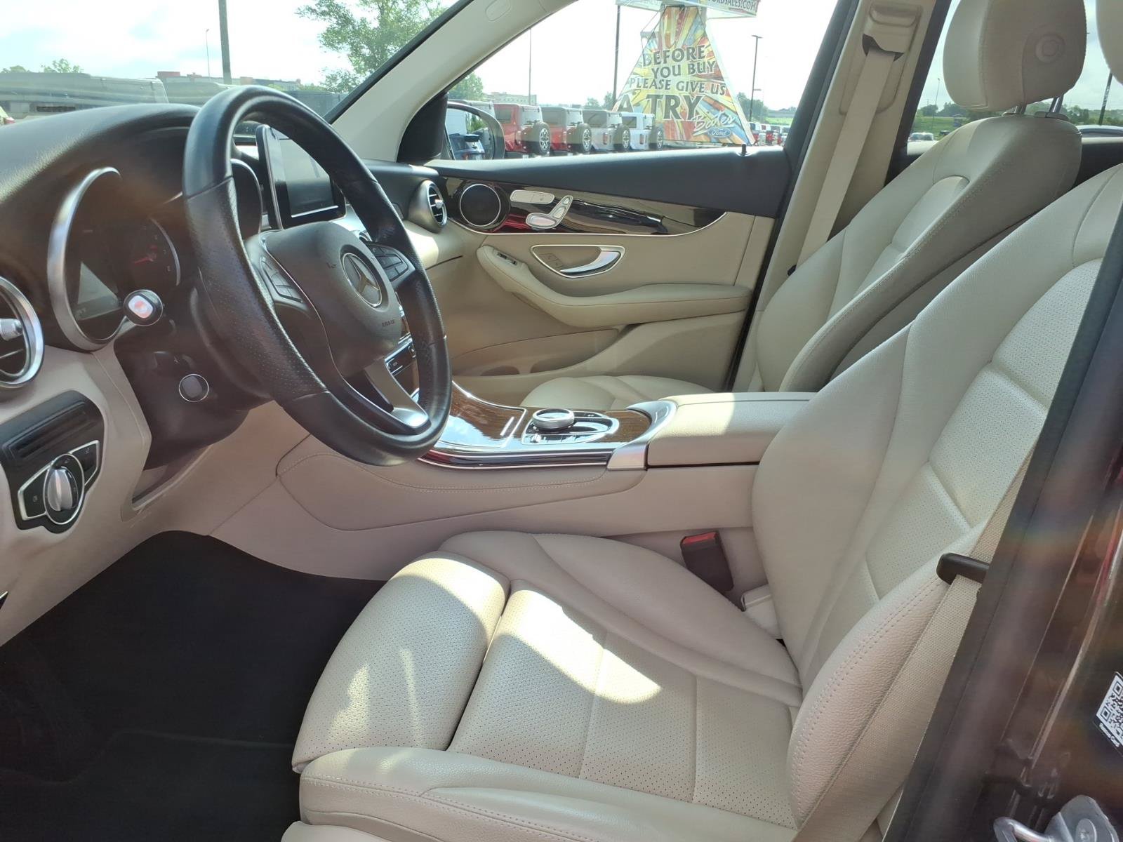 Used 2019 Mercedes-Benz GLC 300 image 10