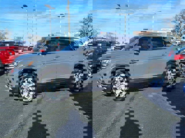 Used 2021 Volkswagen Atlas Cross Sport SEL w/ Cross Sport MDO Package image 2