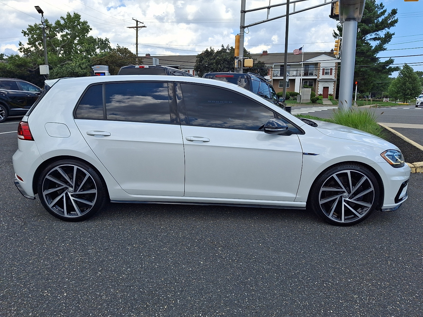 Used 2018 Volkswagen Golf R 4-Door AWD/4WD image 12