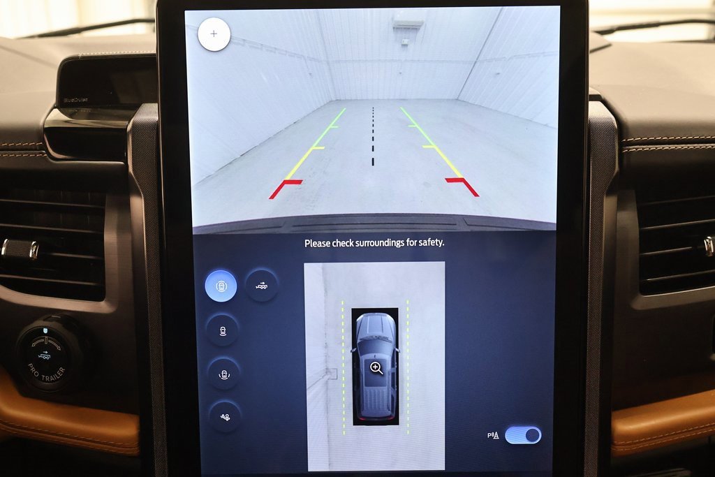 Certified 2024 Ford Expedition Platinum image 36