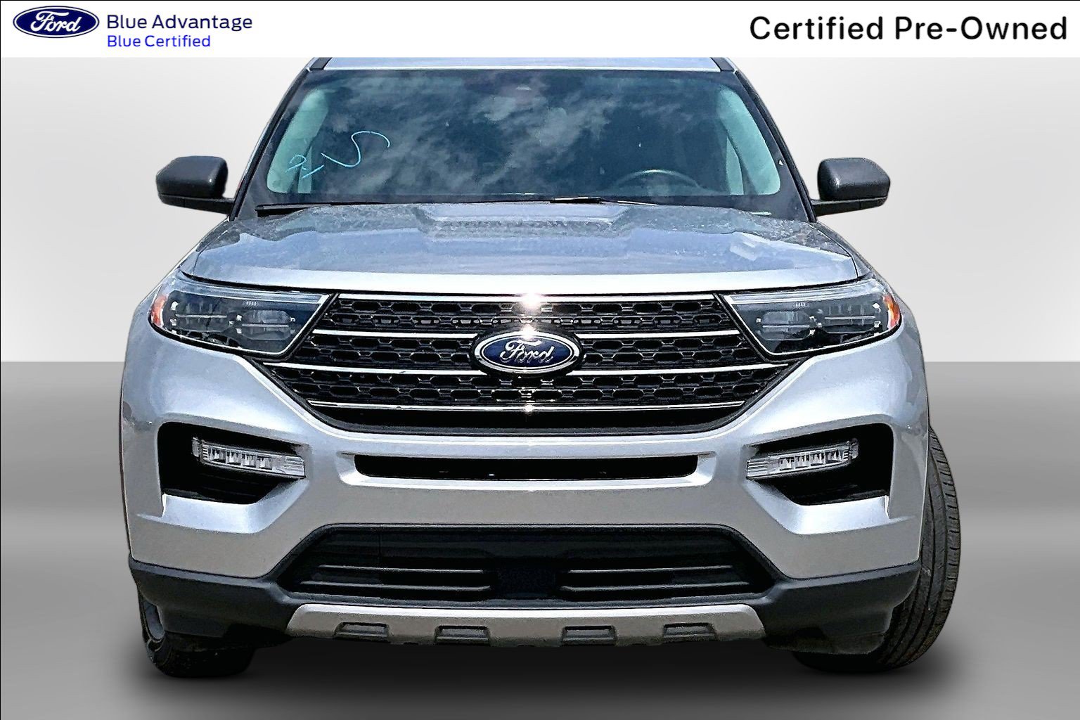 Certified 2024 Ford Explorer XLT w/ Equipment Group 202A AWD/4WD image 3