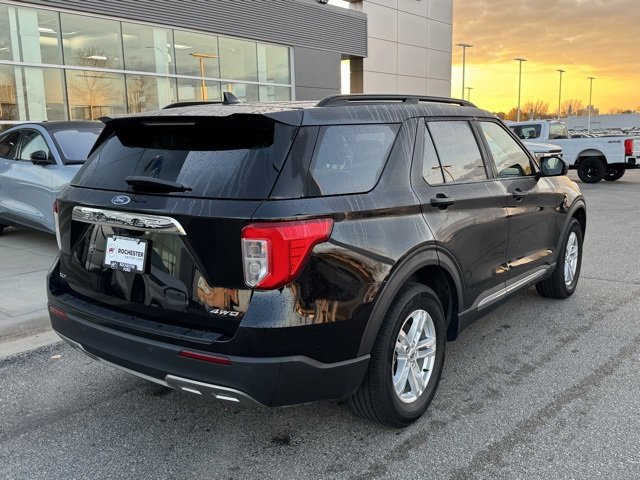 Certified 2022 Ford Explorer XLT w/ Equipment Group 202A image 3