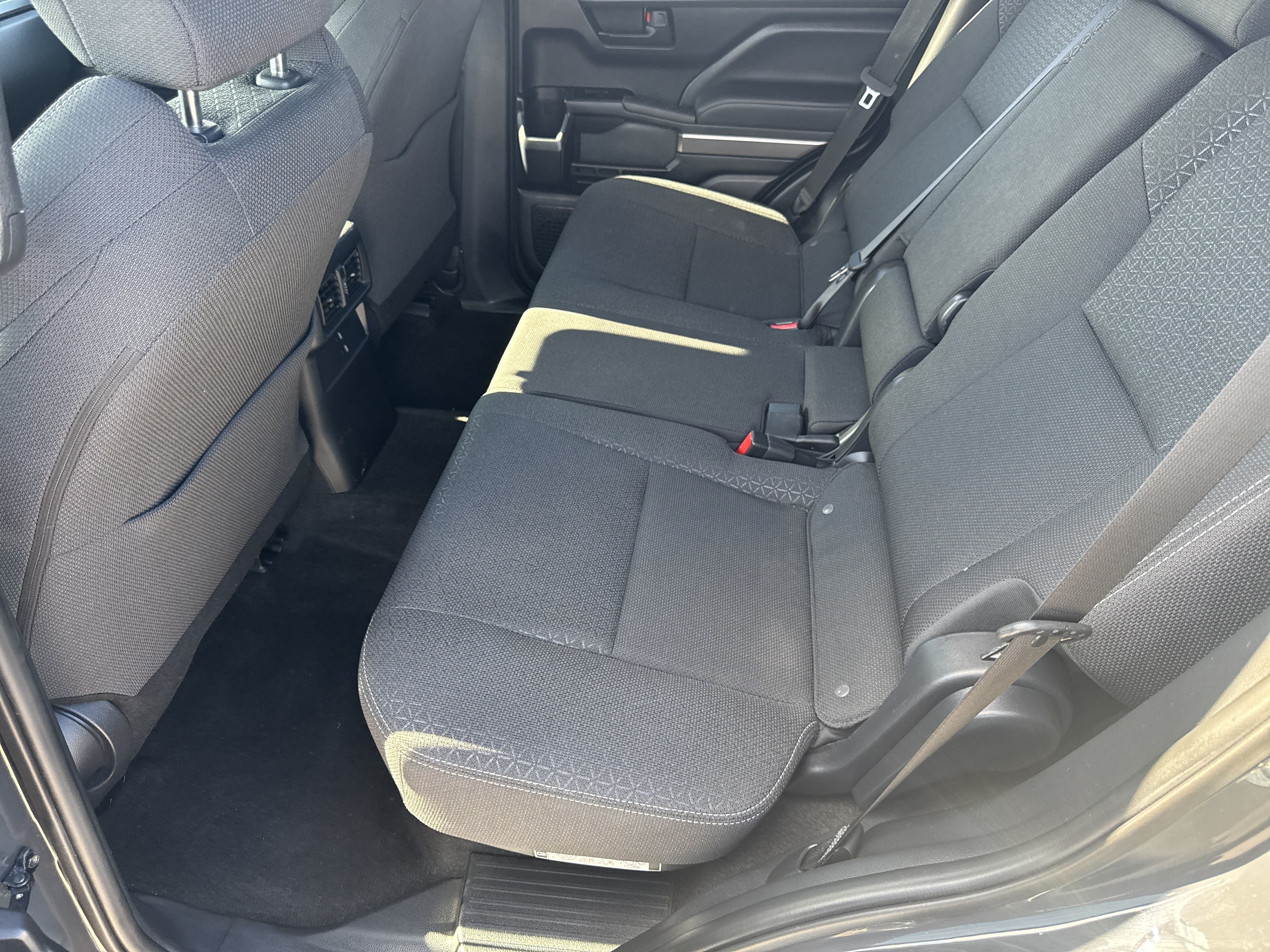 Used 2025 Toyota 4Runner SR5 AWD/4WD image 21
