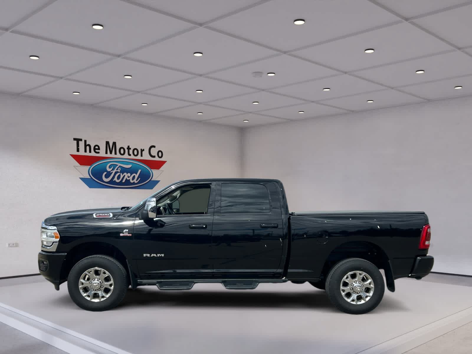 Used 2024 RAM 2500 Laramie AWD/4WD image 8