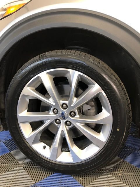 Certified 2022 Ford Explorer Platinum w/ Technology Package image 9