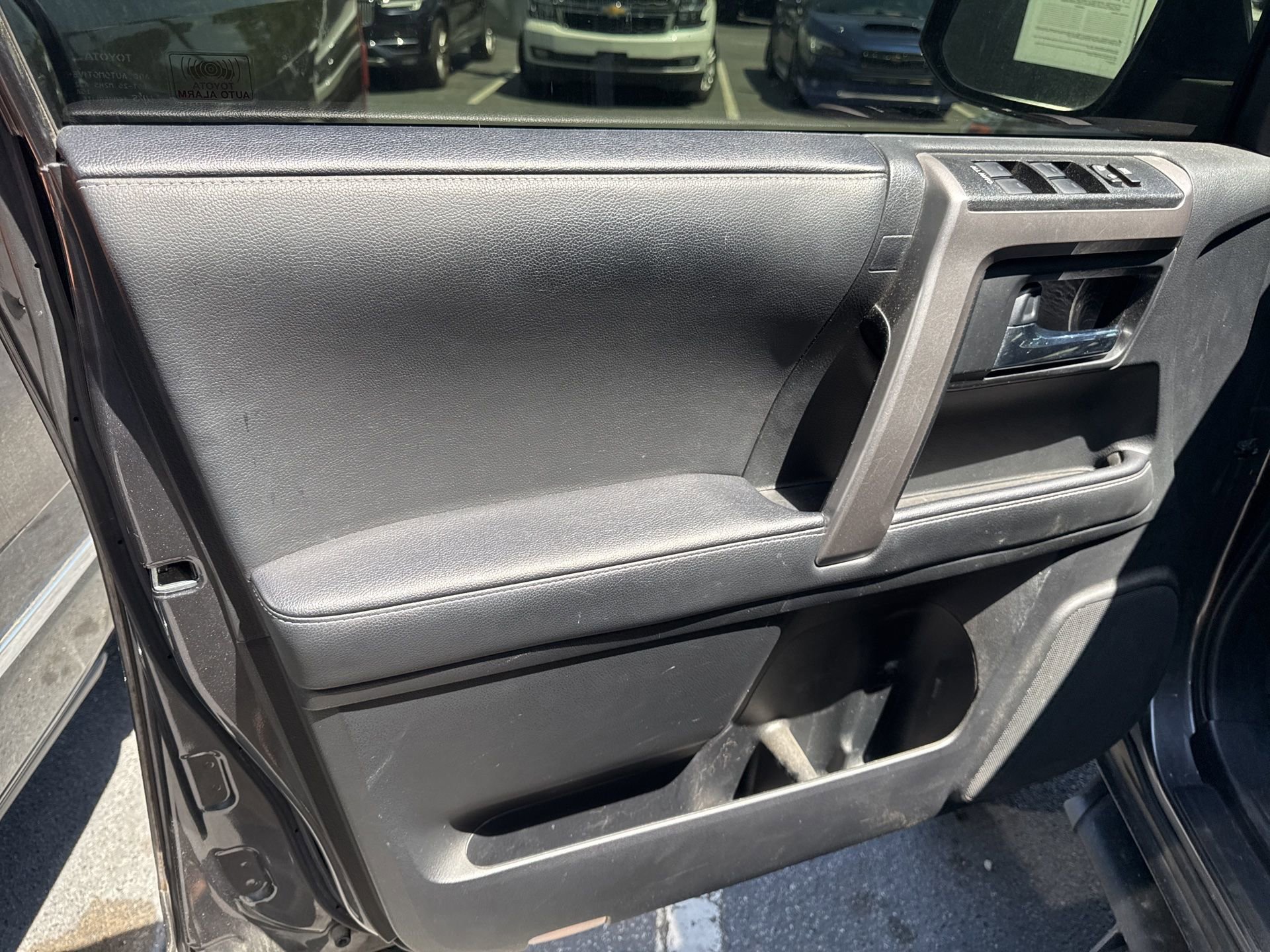 Used 2020 Toyota 4Runner SR5 AWD/4WD image 13