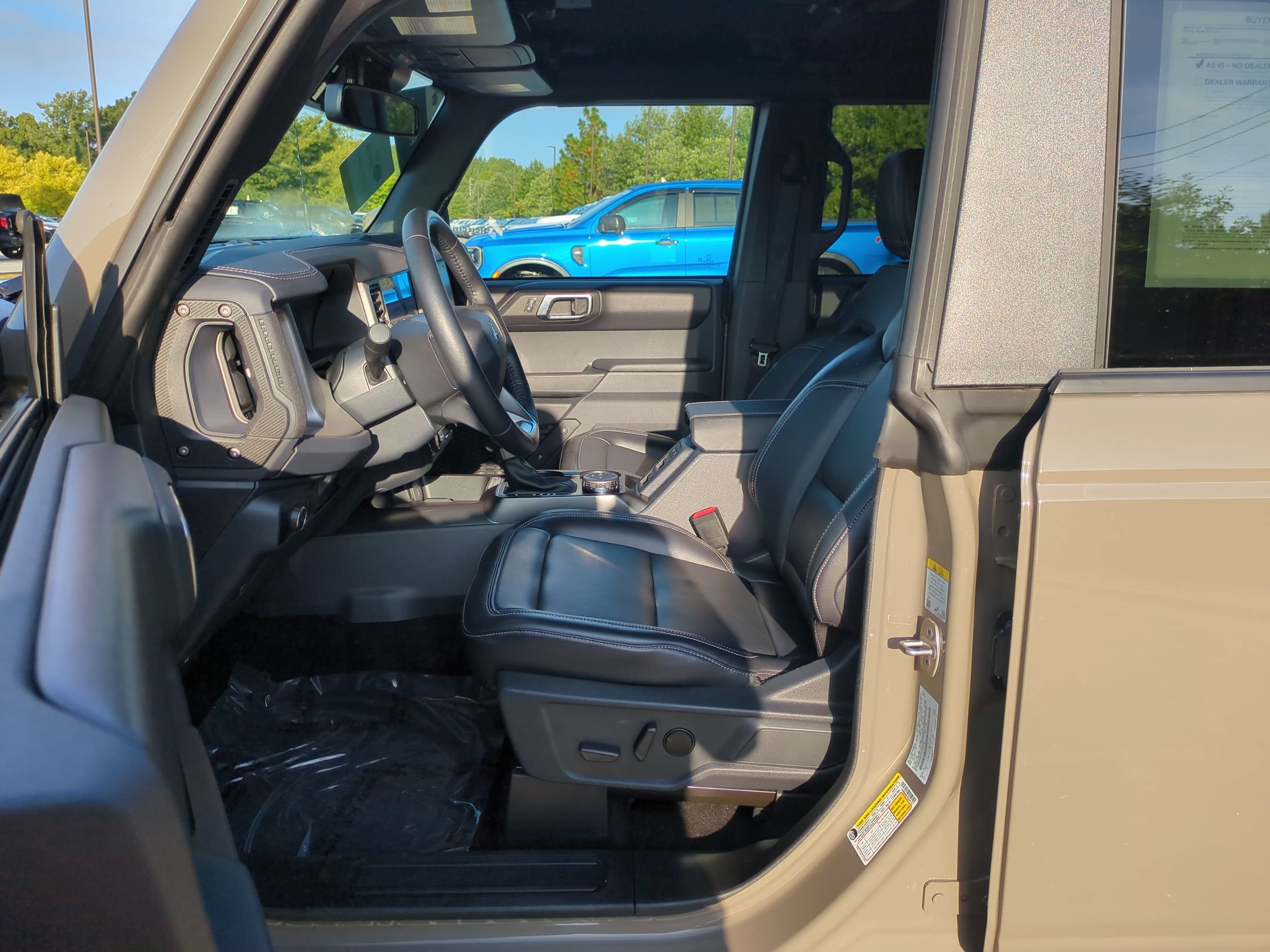 Certified 2025 Ford Bronco Outer Banks AWD/4WD image 13