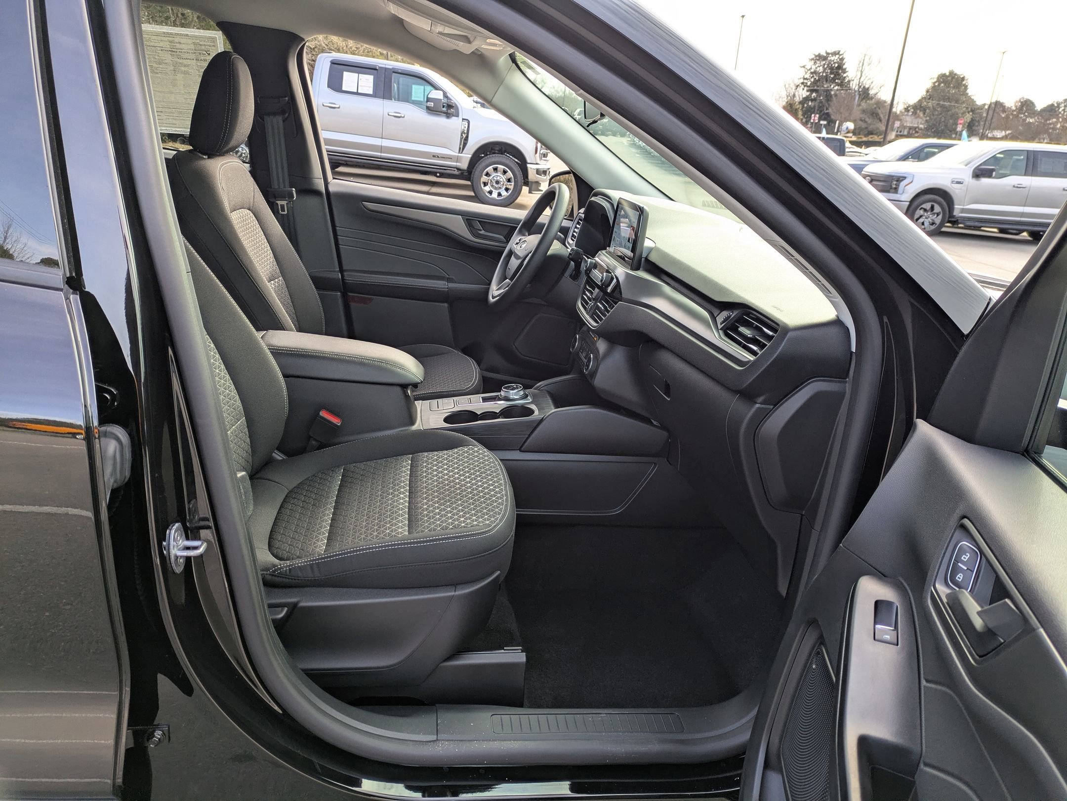 Certified 2025 Ford Escape Active image 37