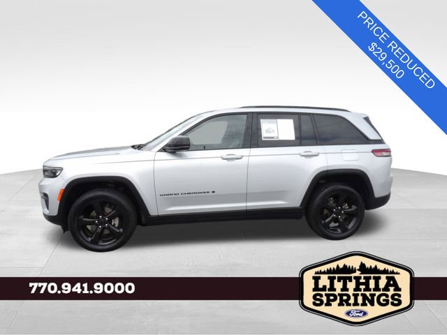 Used 2023 Jeep Grand Cherokee Altitude AWD/4WD image 5
