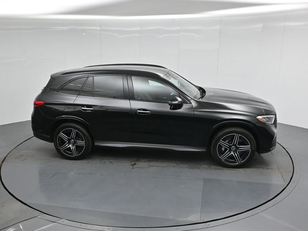 Used 2023 Mercedes-Benz GLC 300 image 11