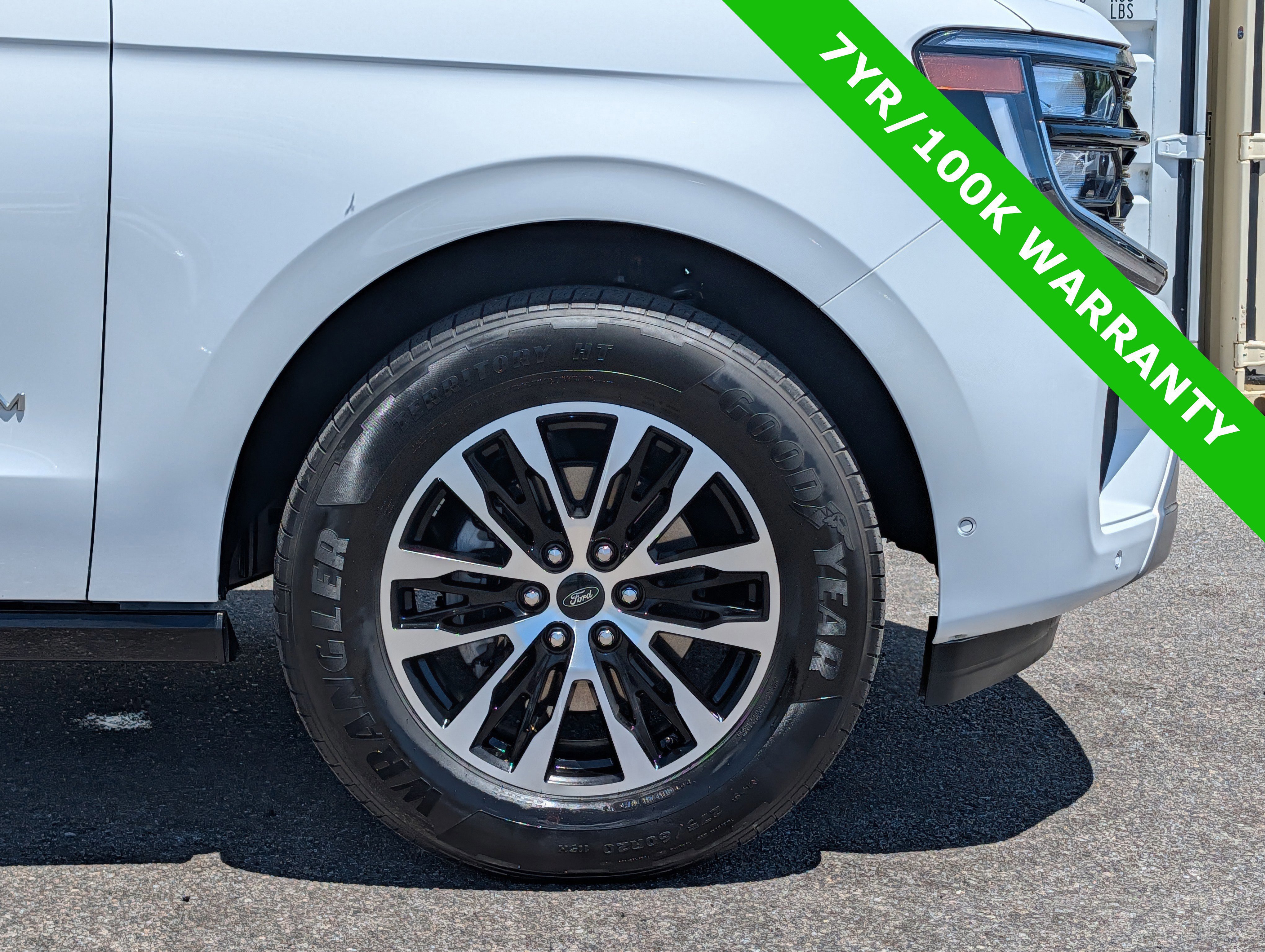 Certified 2025 Ford Expedition Platinum AWD/4WD image 13