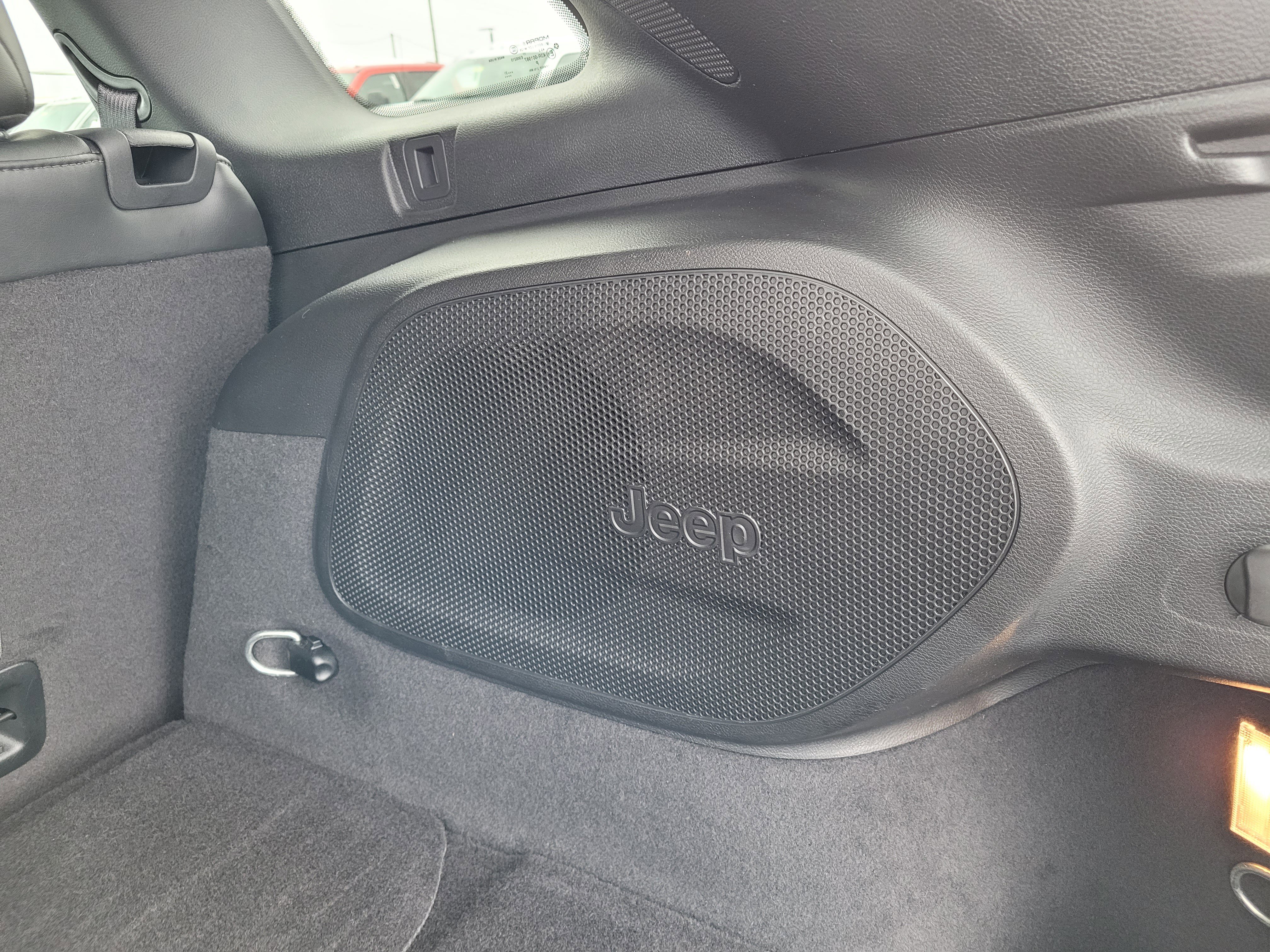 Used 2022 Jeep Cherokee Limited w/ Elite Package image 33