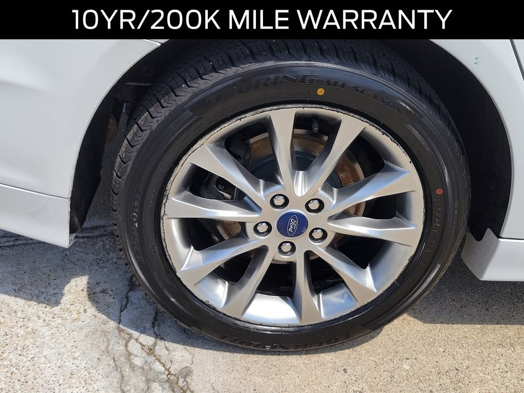 Certified 2017 Ford Fusion SE FWD image 5