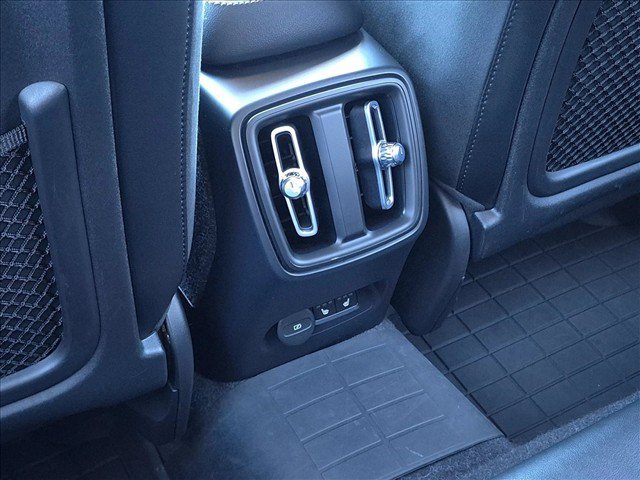 Used 2021 Volvo XC40 P8 Recharge w/ Advanced Package AWD/4WD image 18