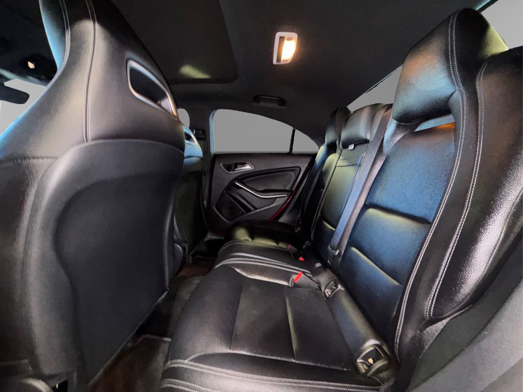 Used 2018 Mercedes-Benz CLA 250 4MATIC image 11