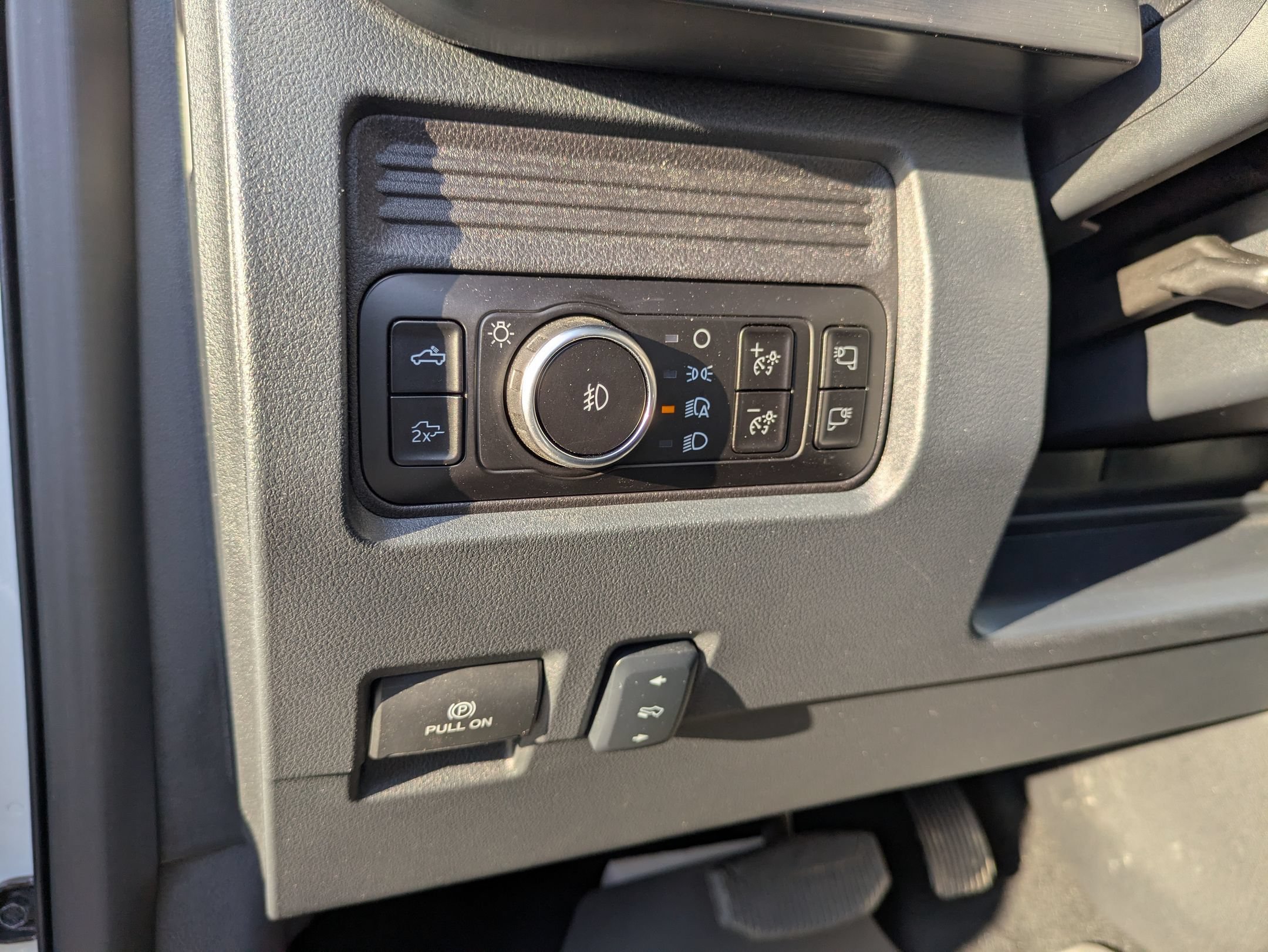 Certified 2025 Ford F250 Lariat w/ Chrome Package AWD/4WD image 18