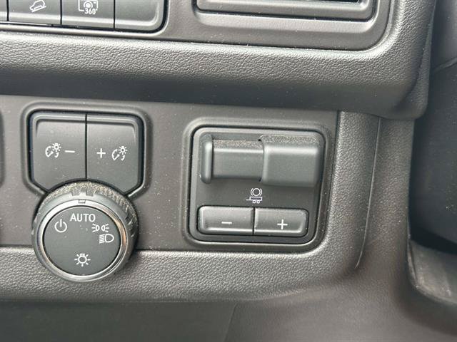 Used 2024 Chevrolet Tahoe Z71 w/ Luxury Package AWD/4WD image 28