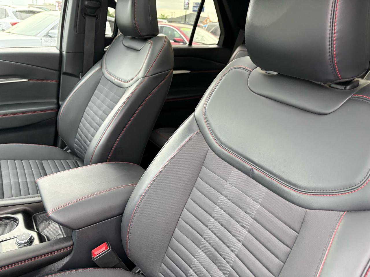 Certified 2025 Ford Explorer ST-Line w/ Premium Package AWD/4WD image 16