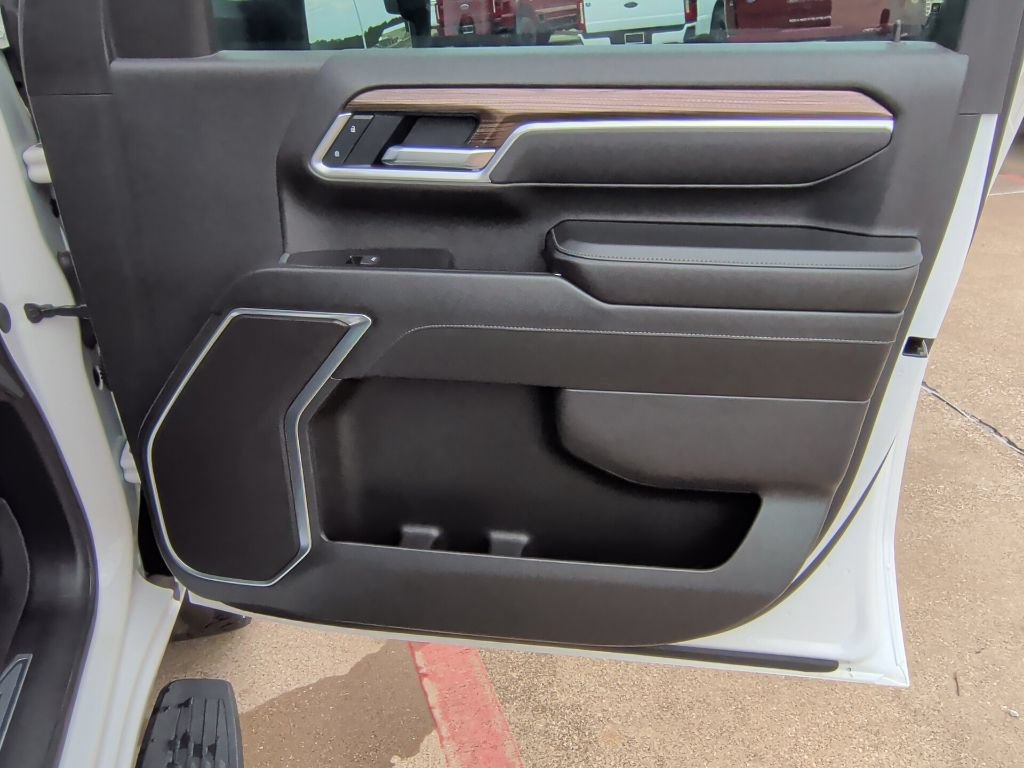 Used 2025 Chevrolet Silverado 2500 LT w/ Trail Boss Package AWD/4WD image 18