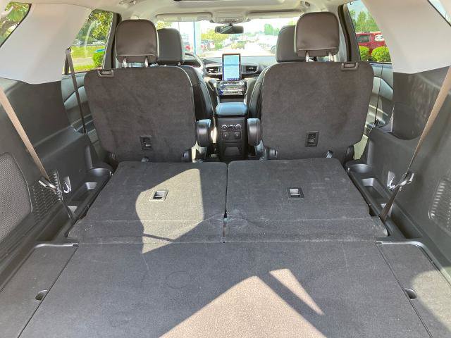 Certified 2024 Ford Explorer Limited w/ Limited Technology Package AWD/4WD image 17
