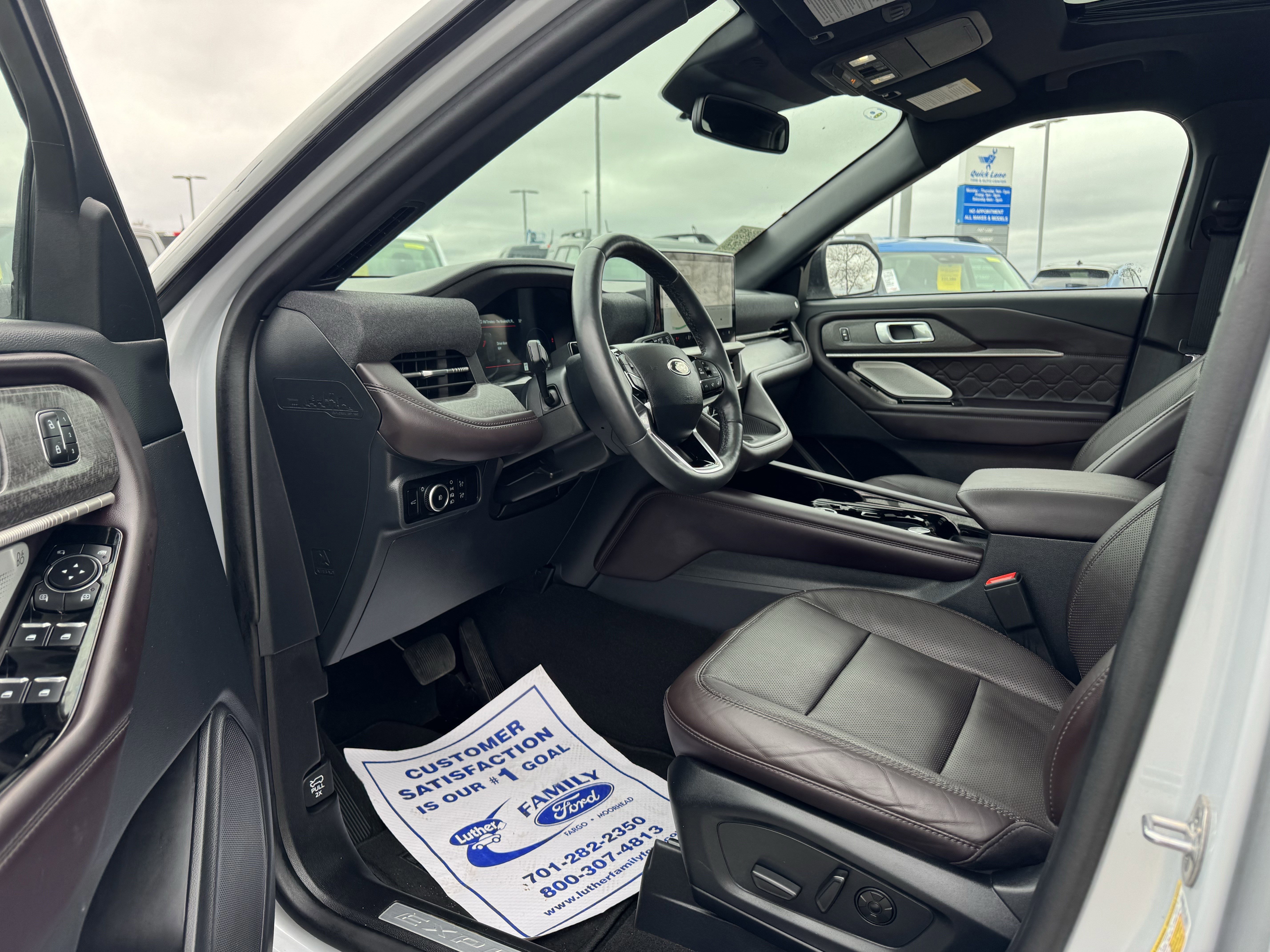 Certified 2025 Ford Explorer Platinum w/ LUX Leather Package image 18