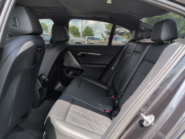 Used 2024 BMW 530i RWD image 16