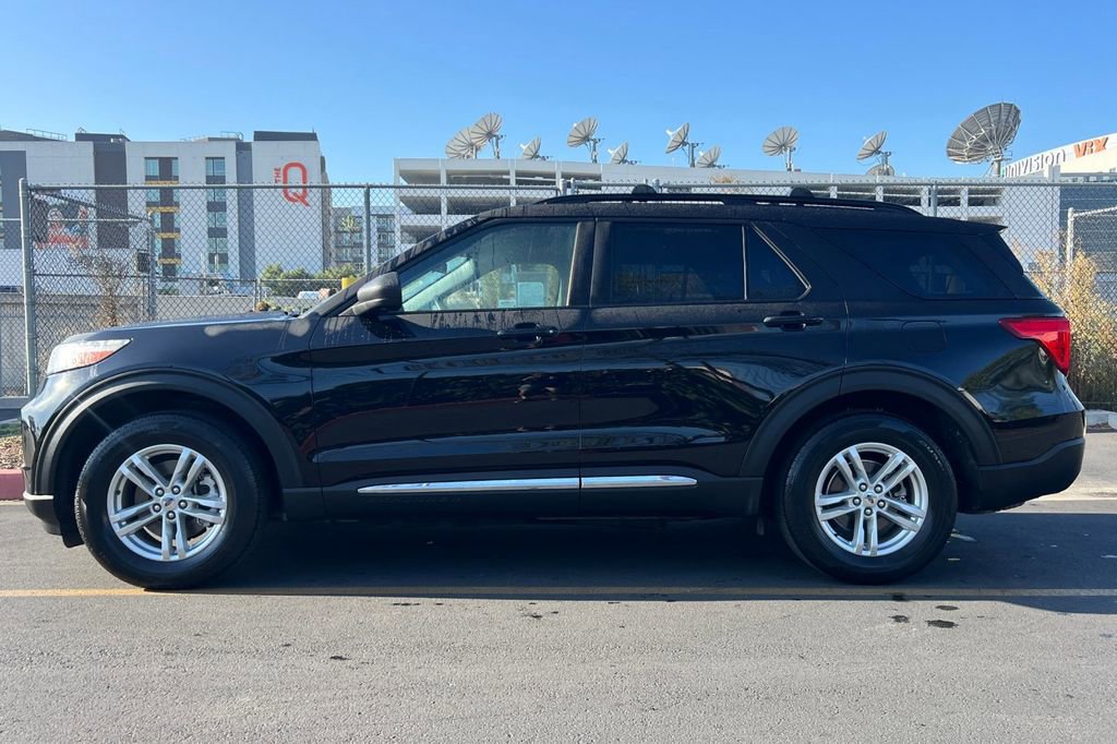 Certified 2022 Ford Explorer XLT w/ Equipment Group 202A image 8