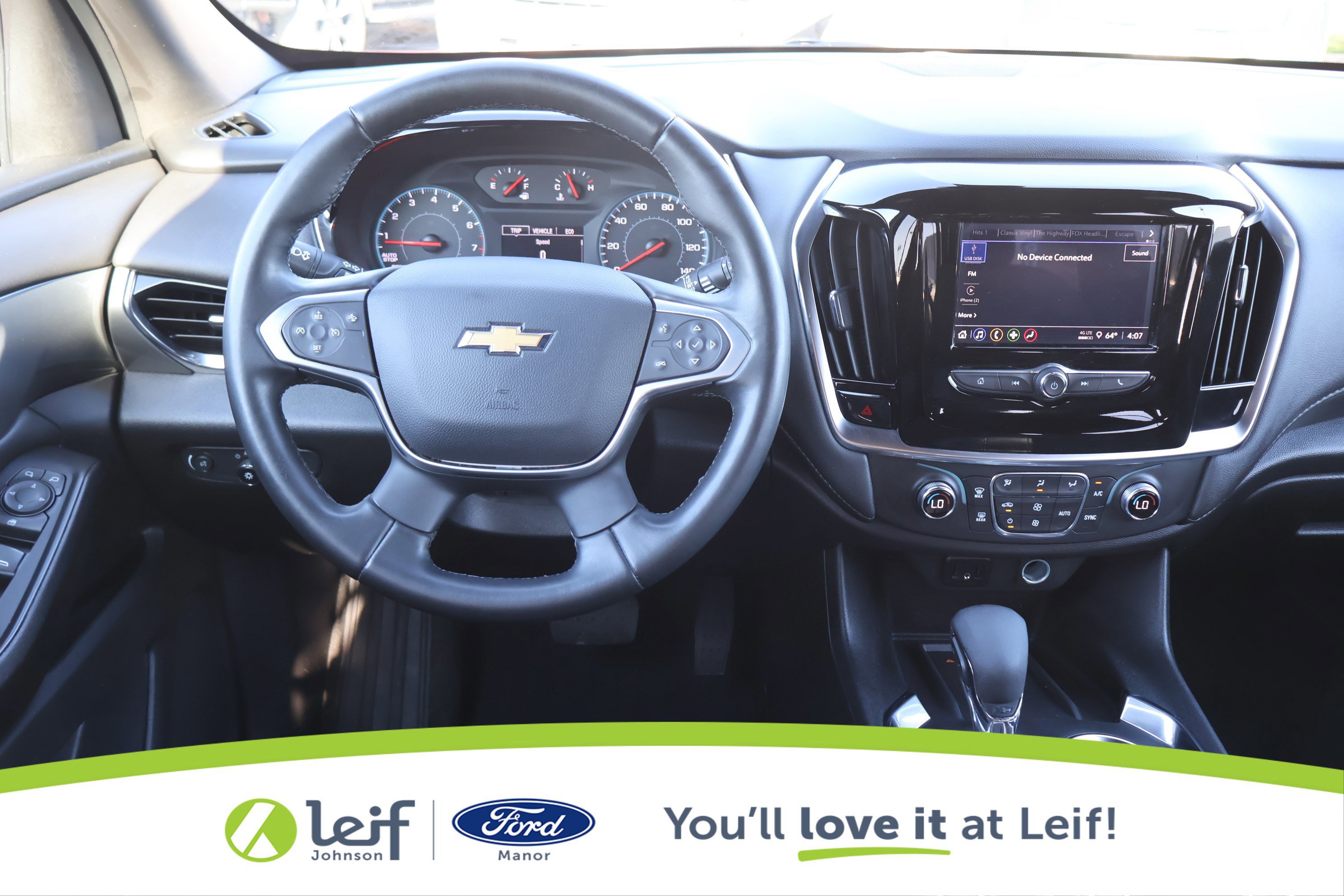 Used 2023 Chevrolet Traverse LT image 25