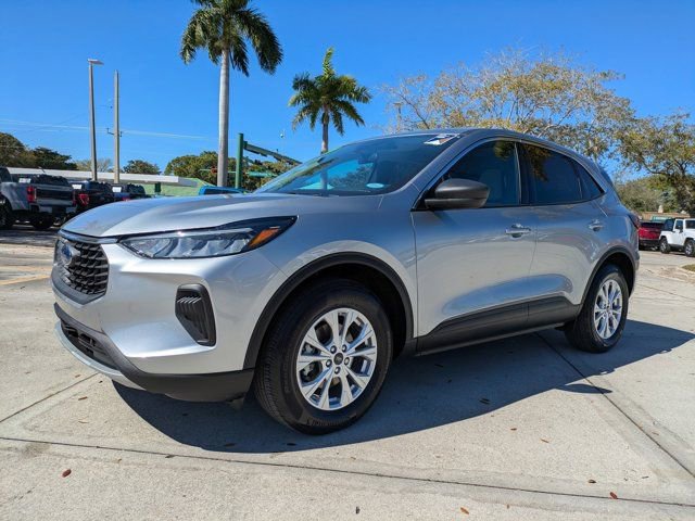 Certified 2024 Ford Escape Active w/ Tech Pack #1 image 3