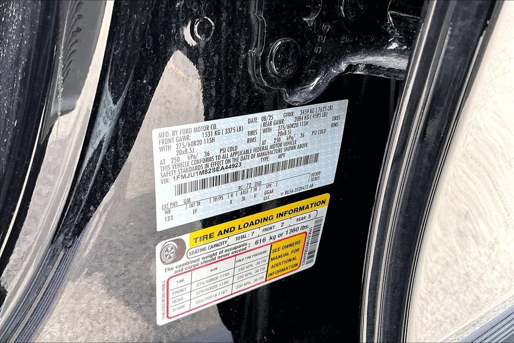 Certified 2025 Ford Expedition Platinum AWD/4WD image 33