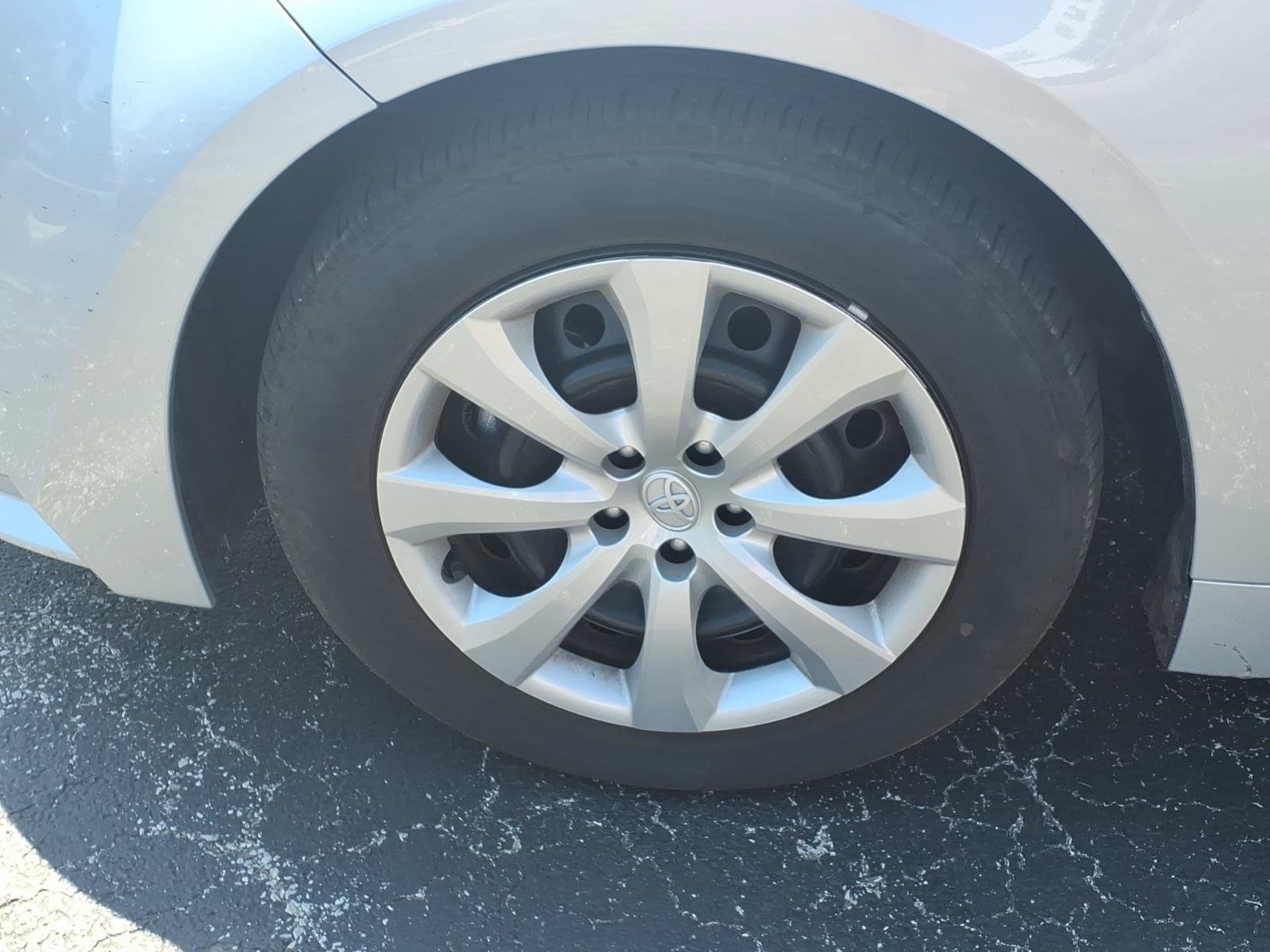 Used 2026 Toyota Corolla LE FWD image 19