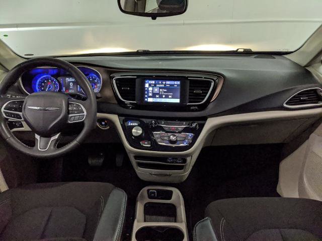 Used 2023 Chrysler Voyager LX FWD image 7