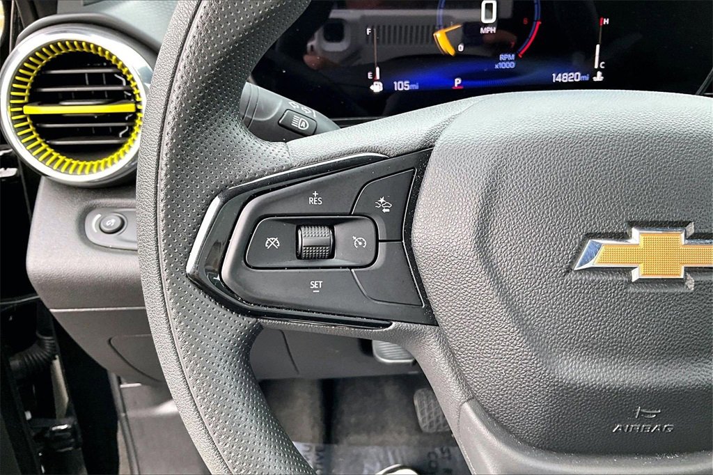 Used 2025 Chevrolet Trax LT image 17