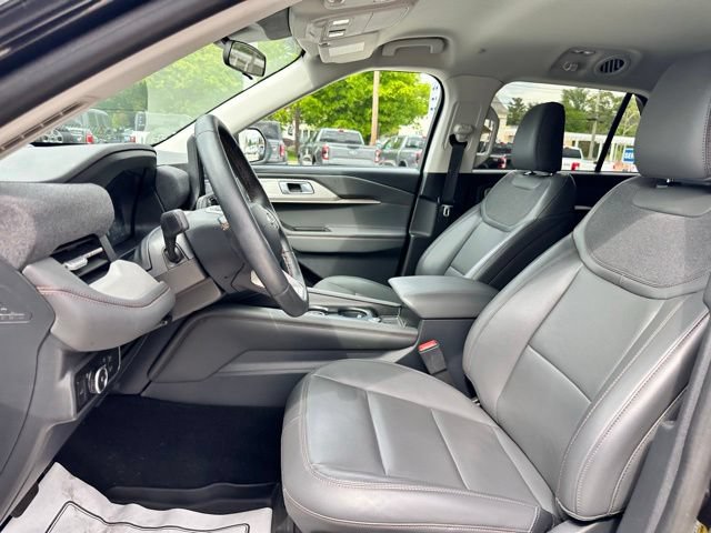 Certified 2025 Ford Explorer Active w/ Active Comfort Package AWD/4WD image 32