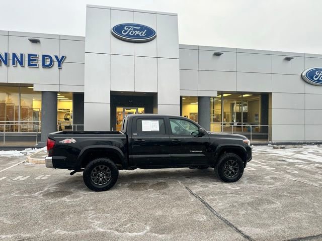 Used 2022 Toyota Tacoma SR5 image 16