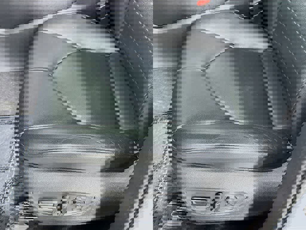 Used 2020 Toyota Highlander XLE image 30