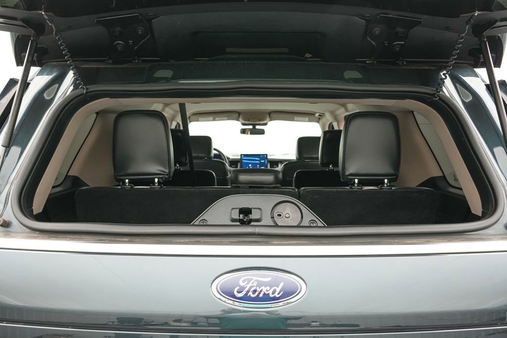 Certified 2024 Ford Expedition XLT image 21