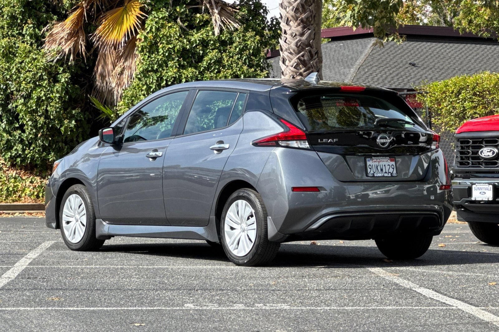 Used 2025 Nissan Leaf S FWD image 6