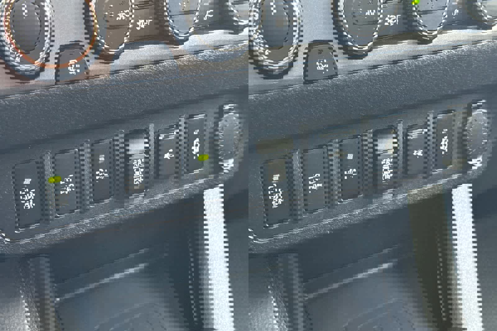 Used 2020 Toyota Tacoma TRD Off-Road image 28