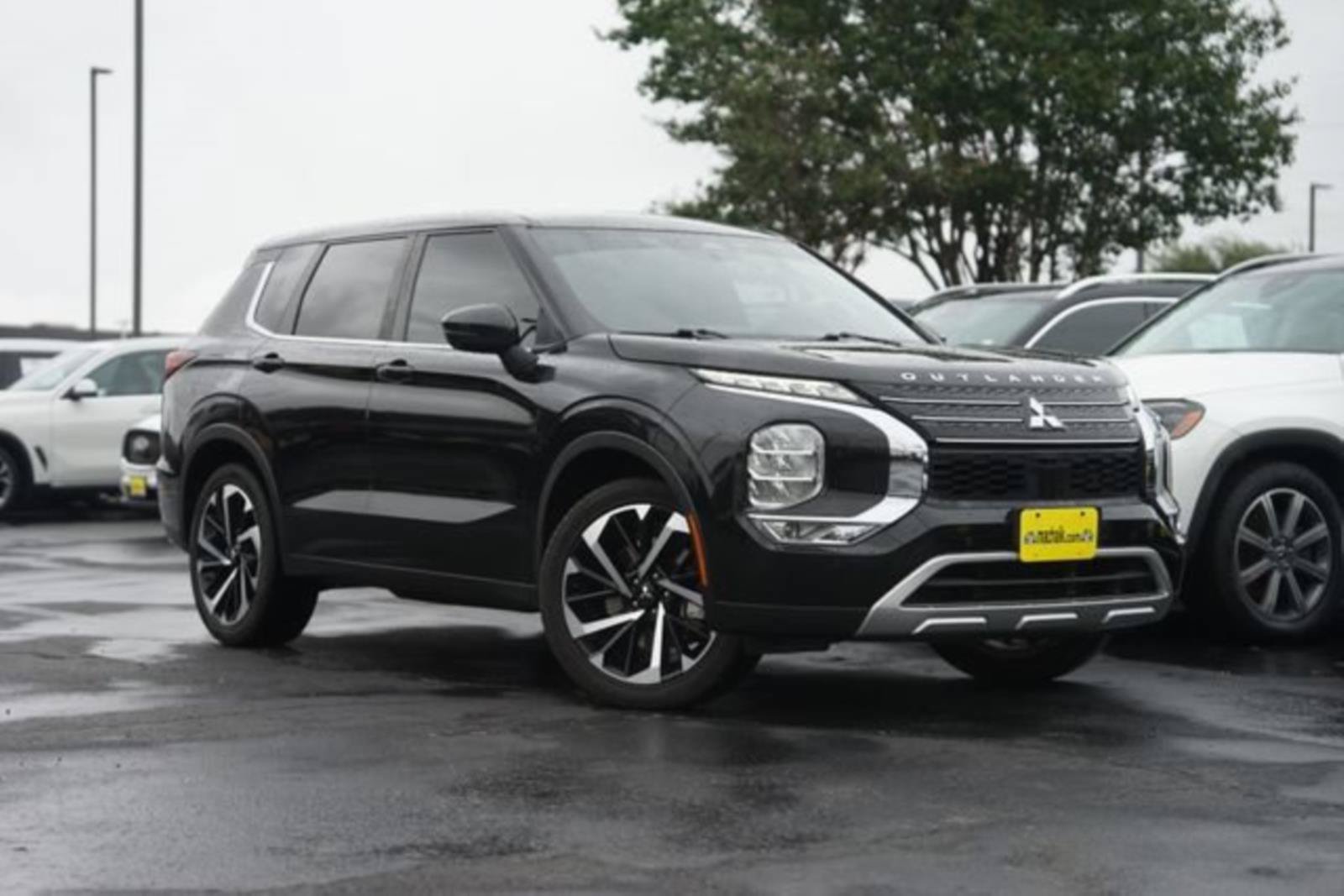 Used 2022 Mitsubishi Outlander SE FWD video 2