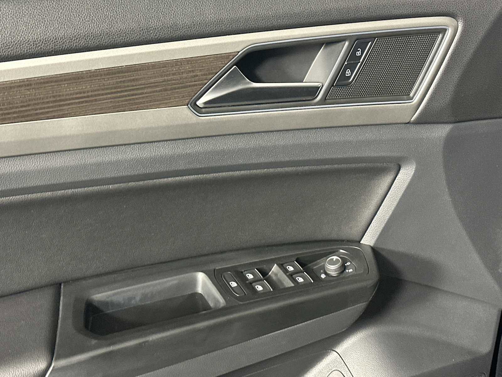 Used 2019 Volkswagen Atlas SE FWD image 10